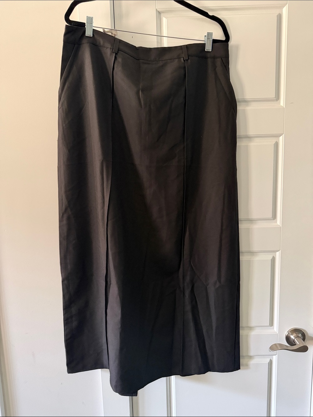 Black Women’s Straight Midi Skirt
